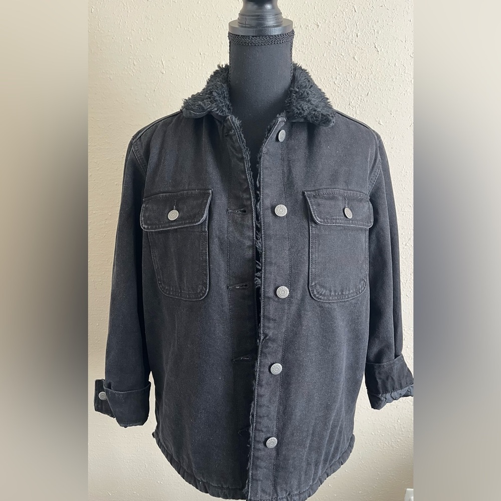 Old Navy Women’s Black Sherpa-Lined Jean Jacket